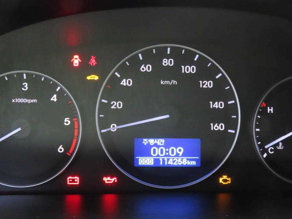 HYUNDAI Starex - Vista 8