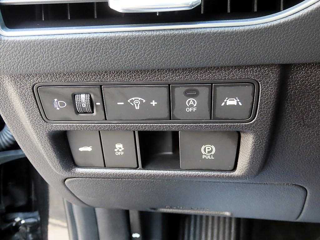 HYUNDAI Sonata - Vista 12