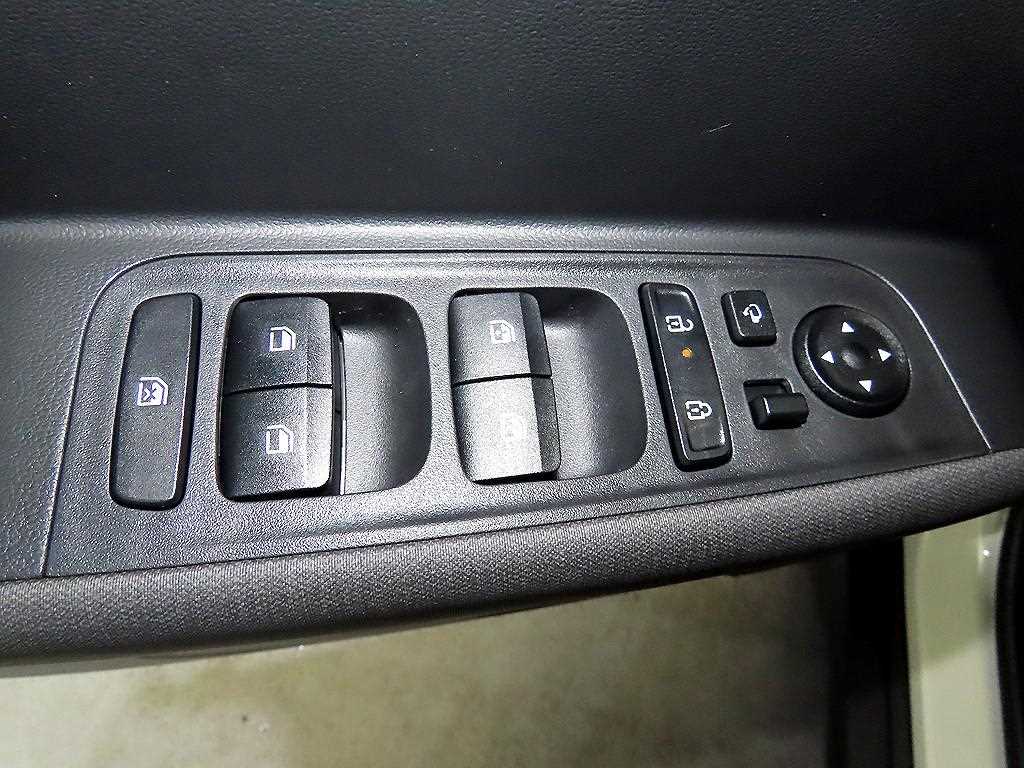 HYUNDAI Casper - Vista 12