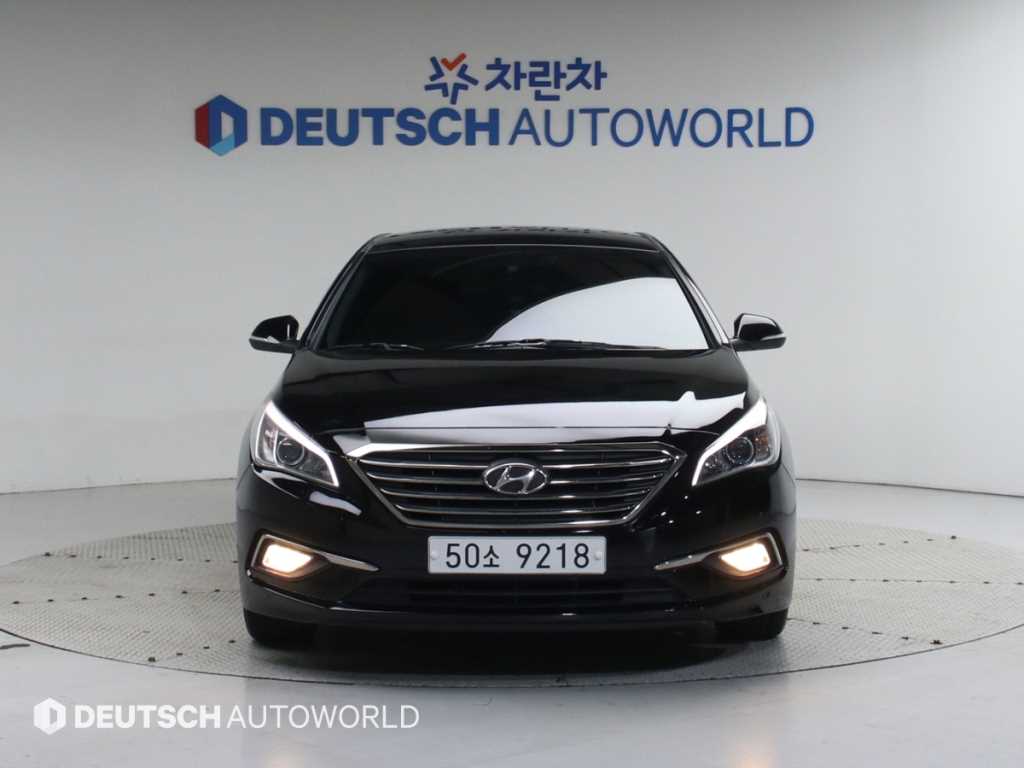 HYUNDAI Sonata - Vista 3