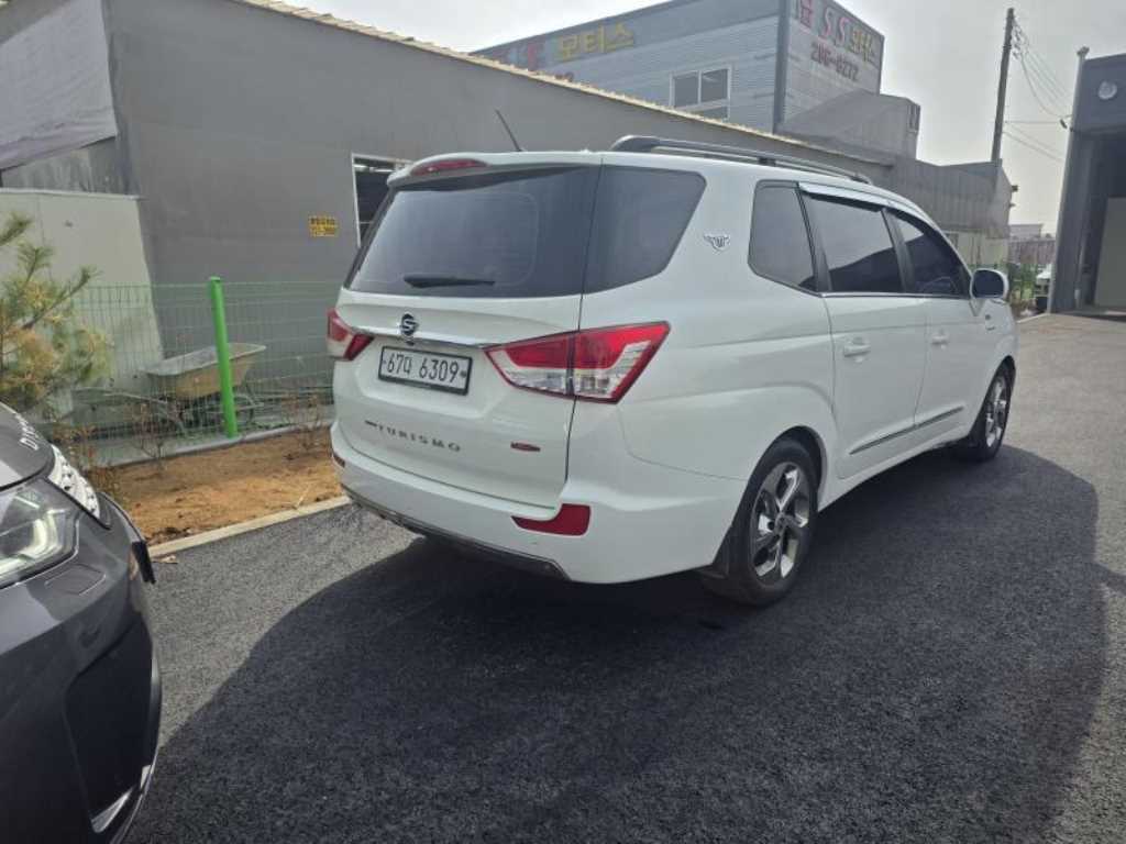 Ssangyong Korando - Vista 3