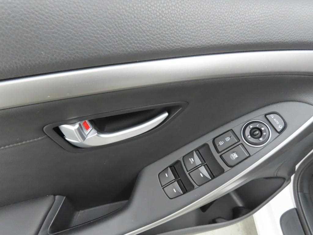 HYUNDAI i30 - Vista 9