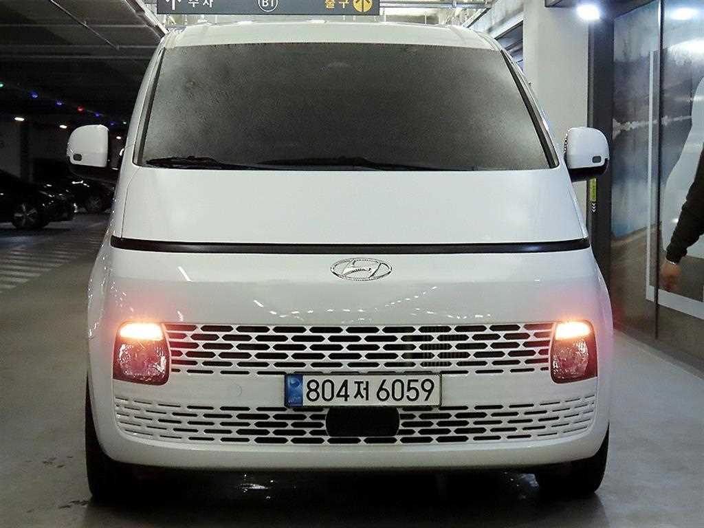 HYUNDAI Staria - Vista 2