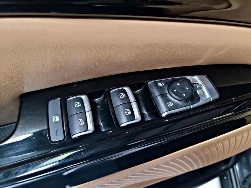 KIA Carnival - Vista 11