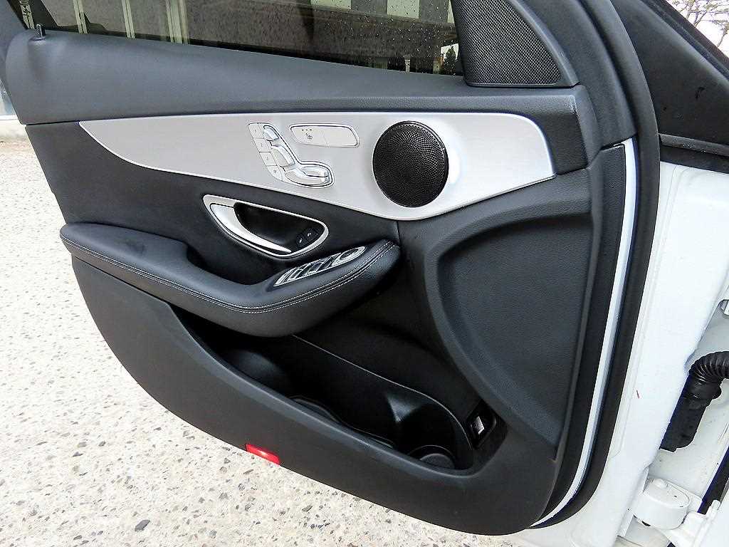 Mercedes Benz C Class 2018 Blanco - Importación desde Corea - HF Imports Iquique - Foto 13