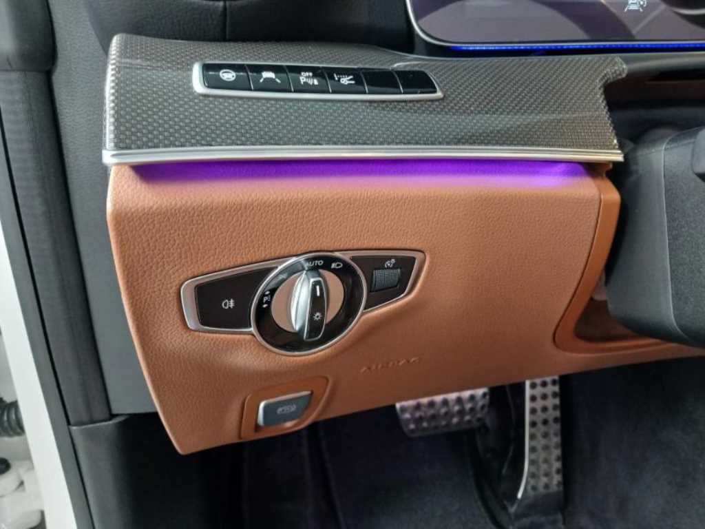 Mercedes Benz E class - Vista 12