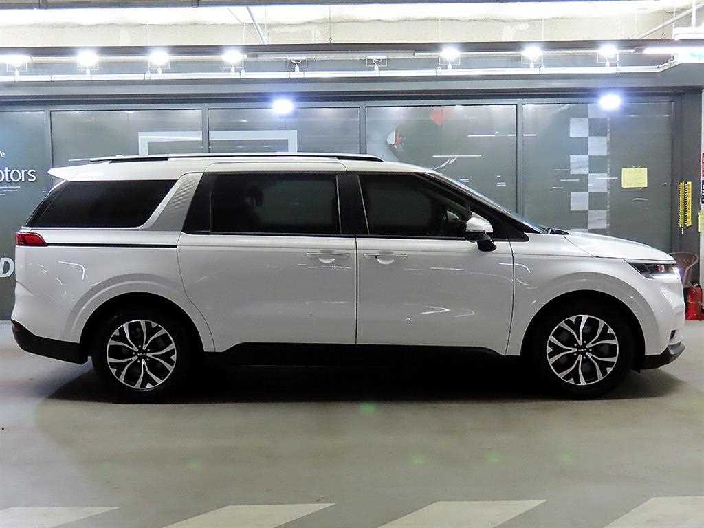 KIA Carnival - Vista 3