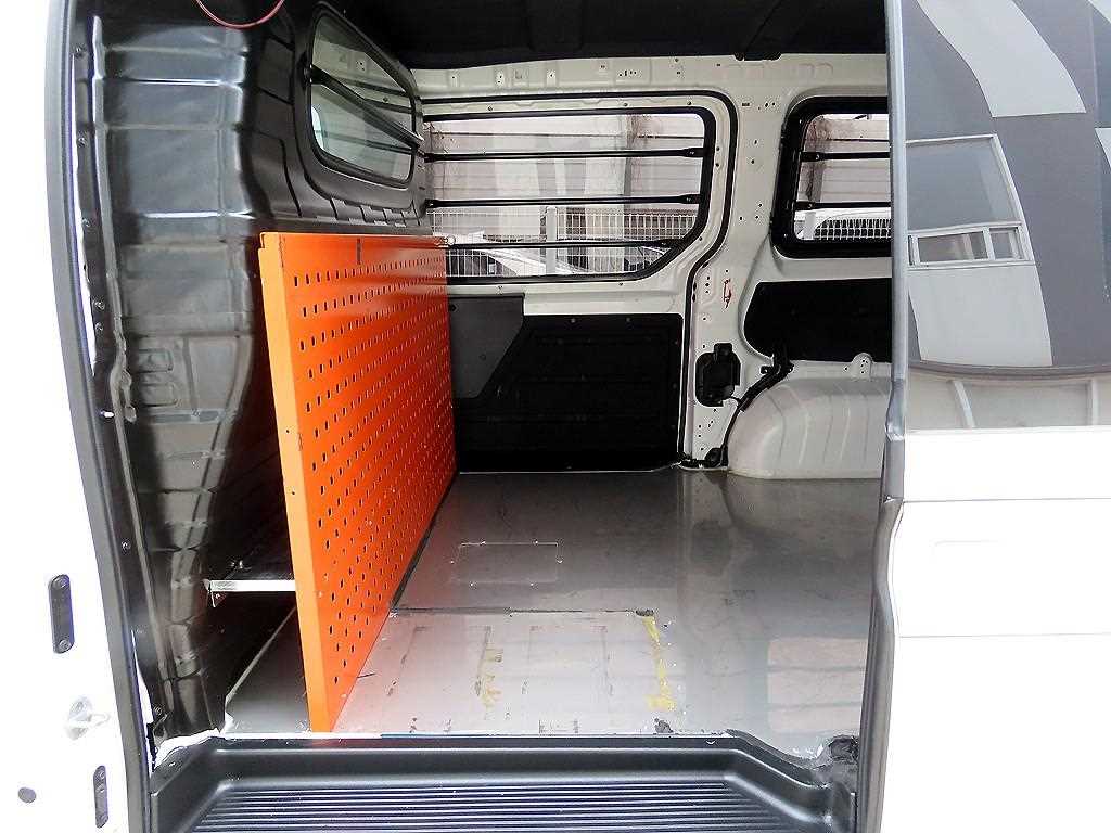 HYUNDAI Staria - Vista 6