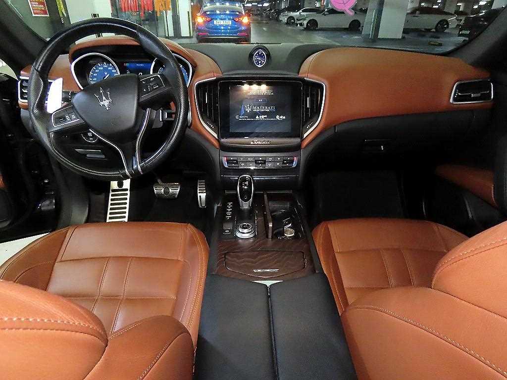 Maserati Ghibli - Vista 10