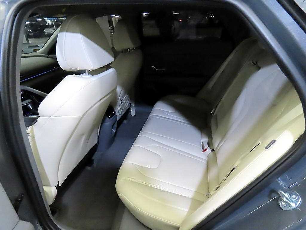 HYUNDAI Avante - Vista 7