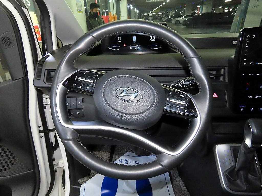 HYUNDAI Staria - Vista 7
