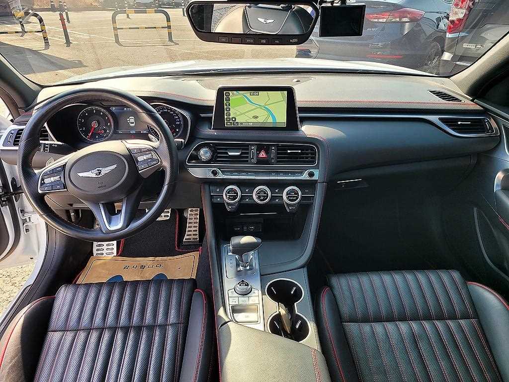 Genesis G70 - Vista 5