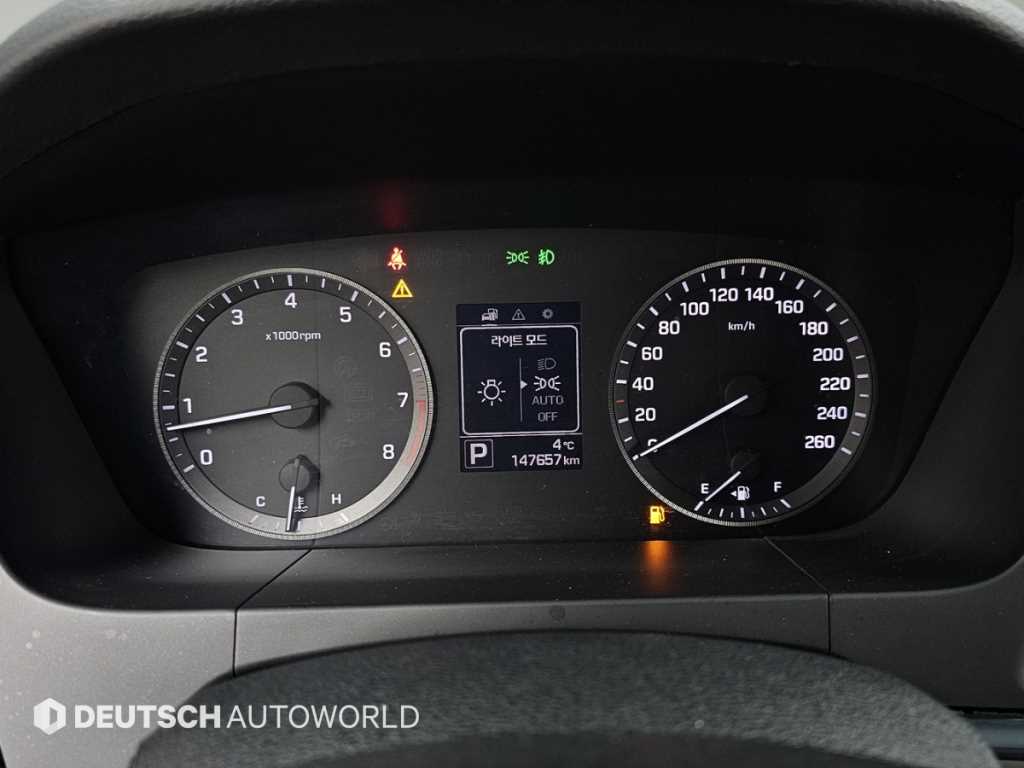 HYUNDAI Sonata - Vista 8