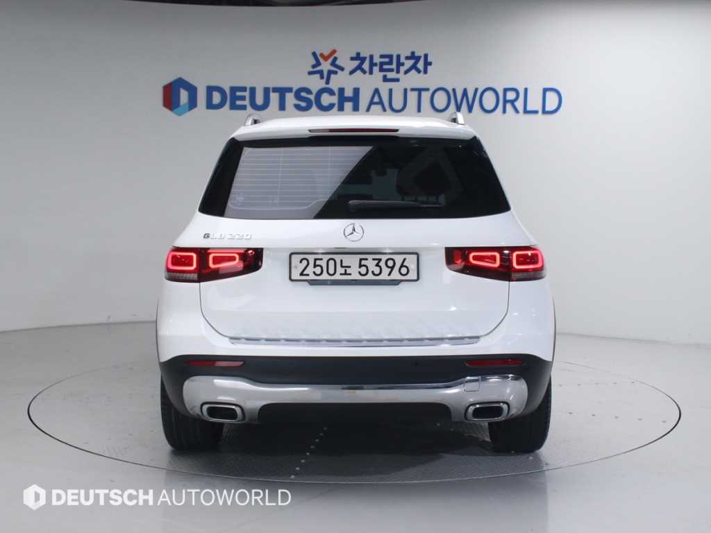 Mercedes Benz GLB Class - Vista 2