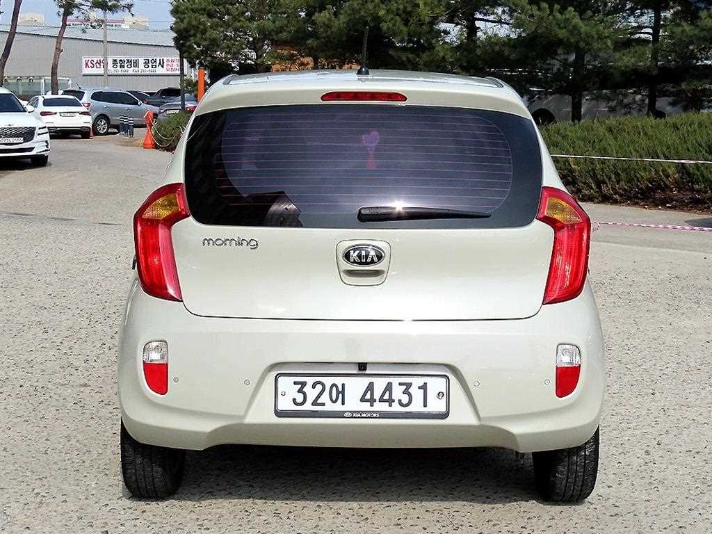 KIA Morning - Vista 4