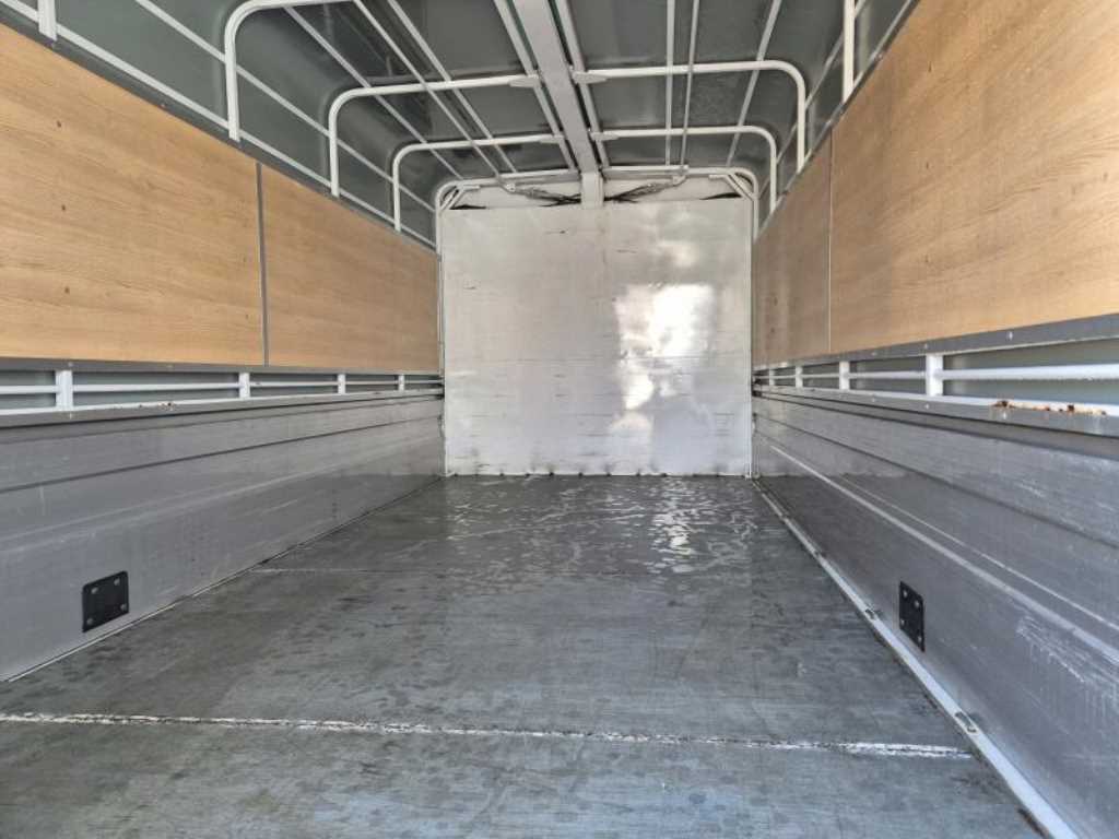 medium and large cargo truck - Vista 7