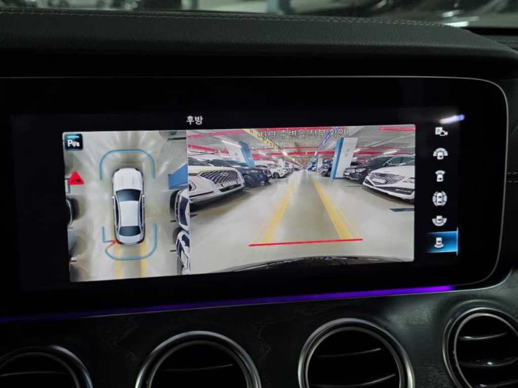 Mercedes Benz E class - Vista 12