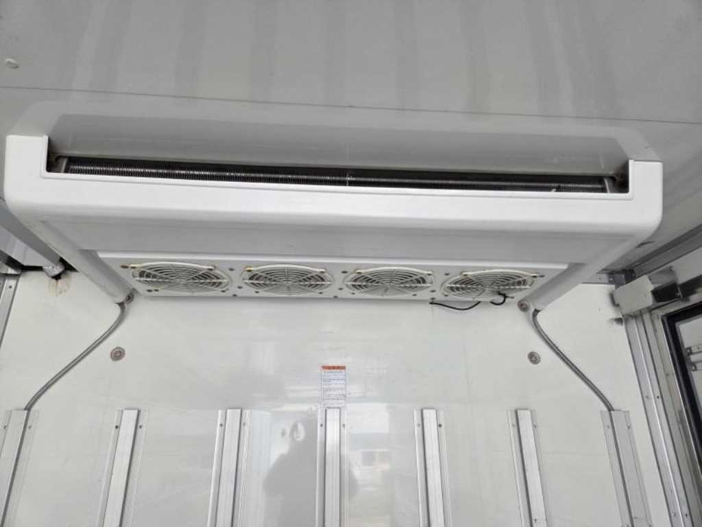 medium and large cargo truck - Vista 7