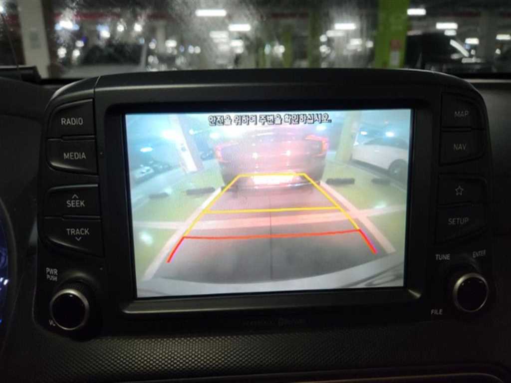 HYUNDAI Kona - Vista 10