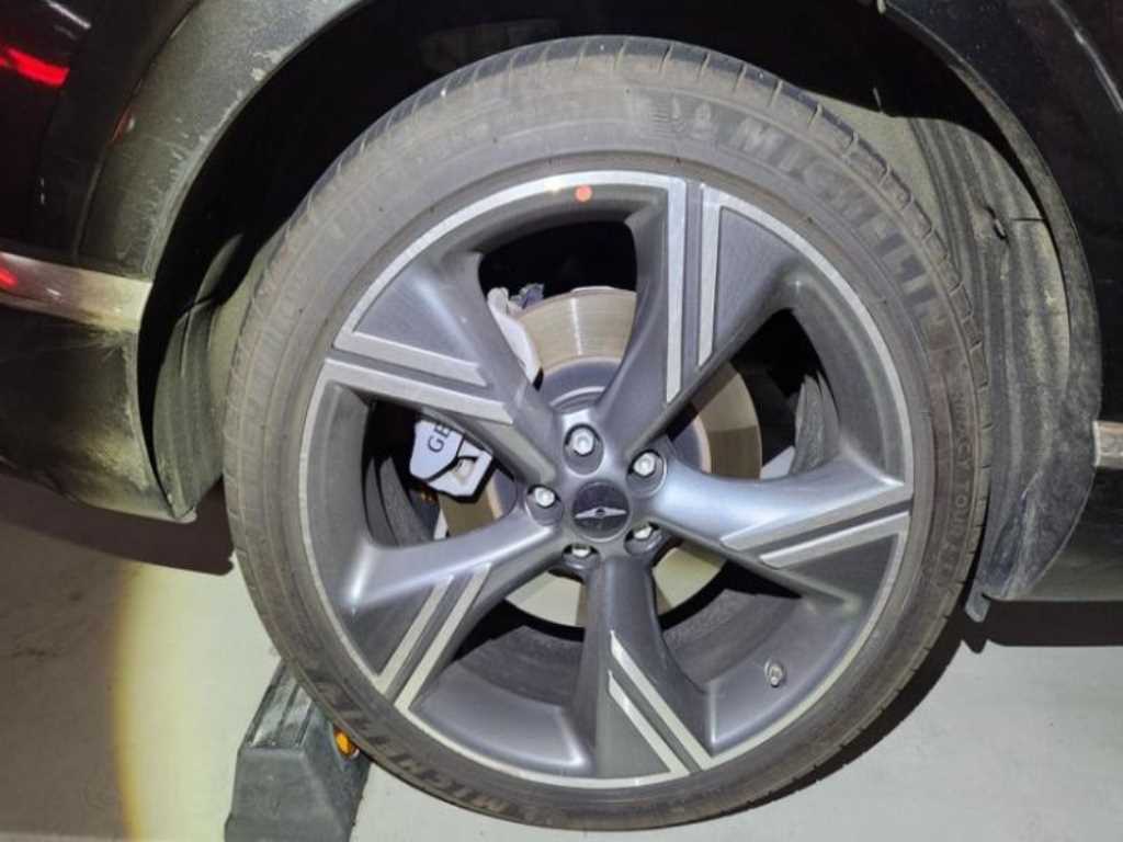 Genesis GV80 - Vista 10