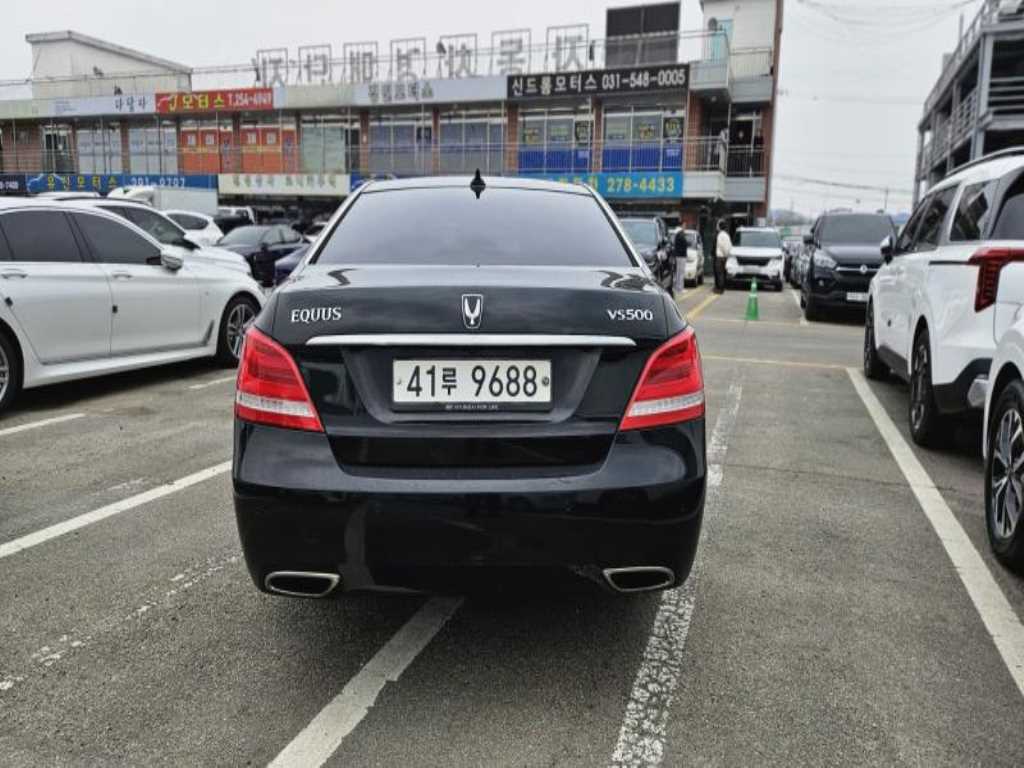 HYUNDAI Equus - Vista 4