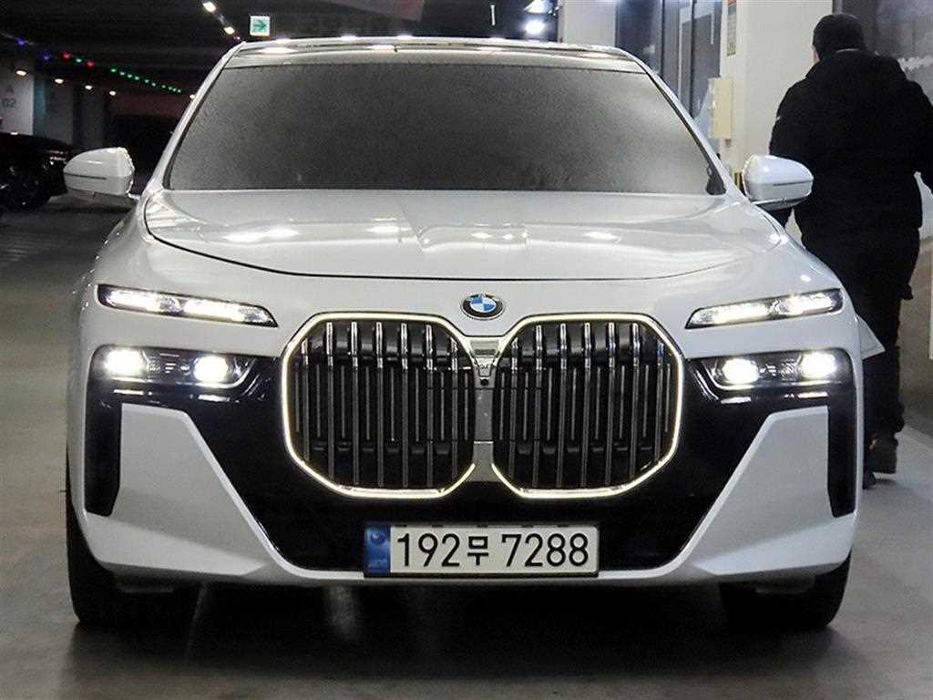BMW 7 Series - Vista 2