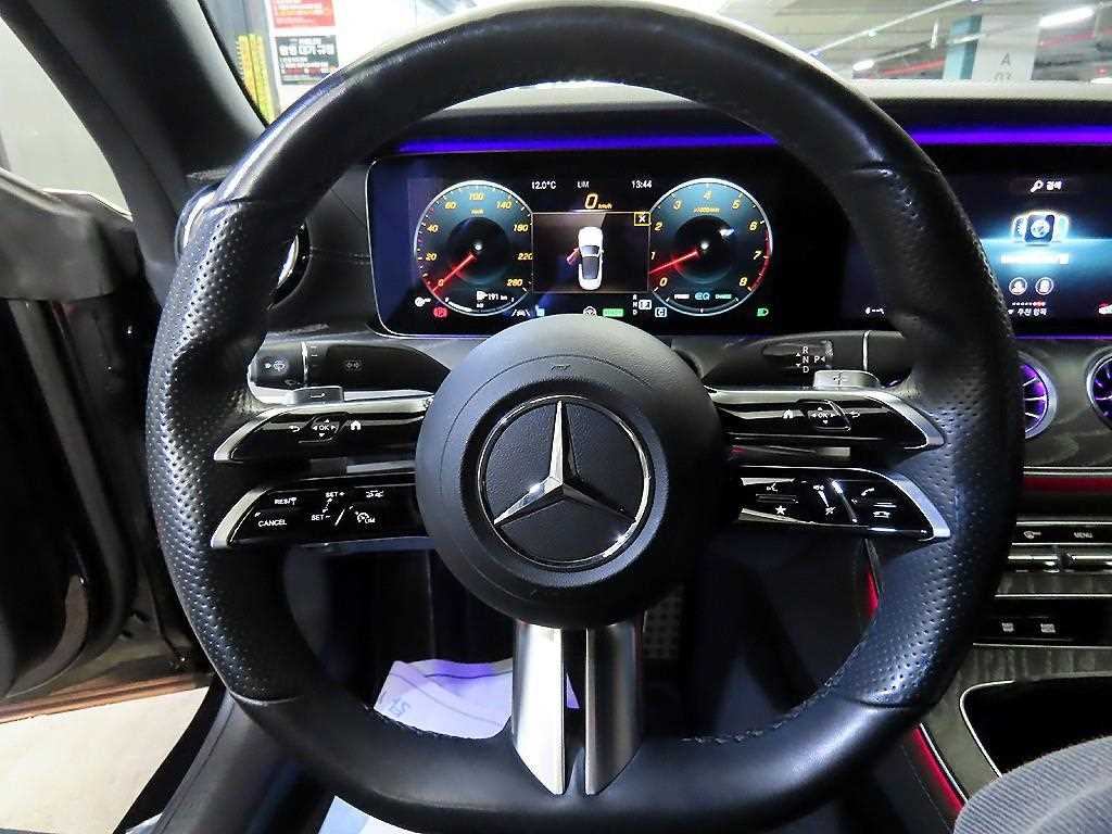 Mercedes Benz E class - Vista 12