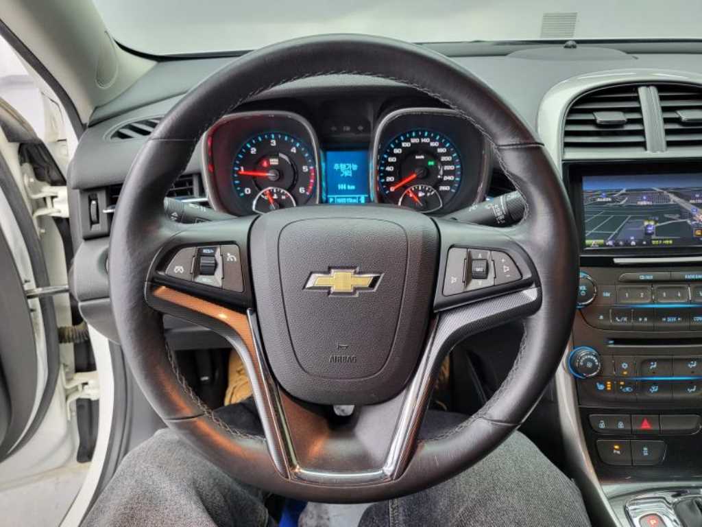 Chevrolet Malibu - Vista 8