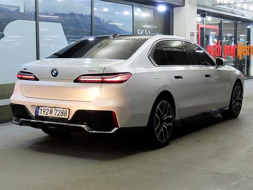 BMW 7 Series - Vista 4