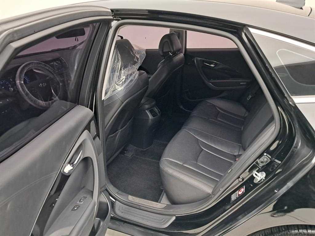 HYUNDAI Grandeur - Vista 12