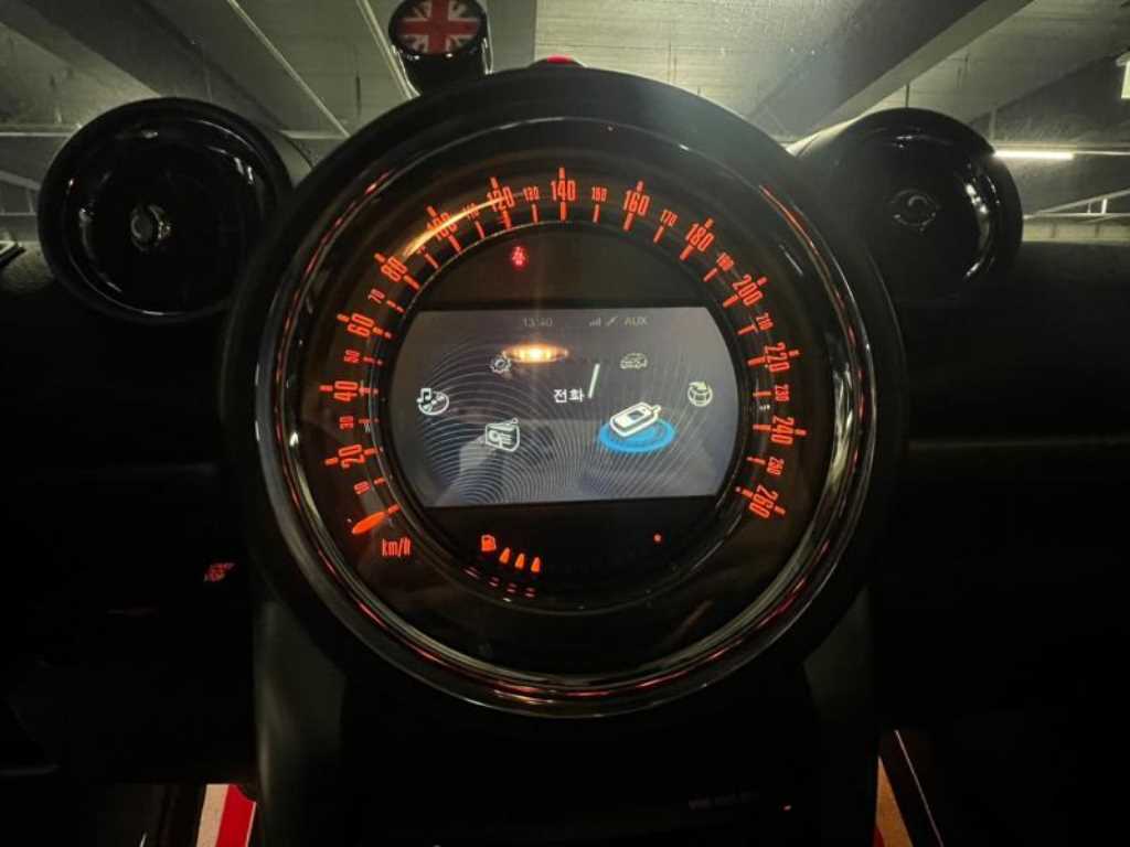 Mini Countryman - Vista 8