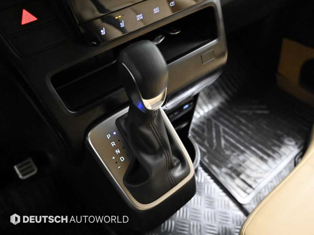 HYUNDAI Staria - Vista 9