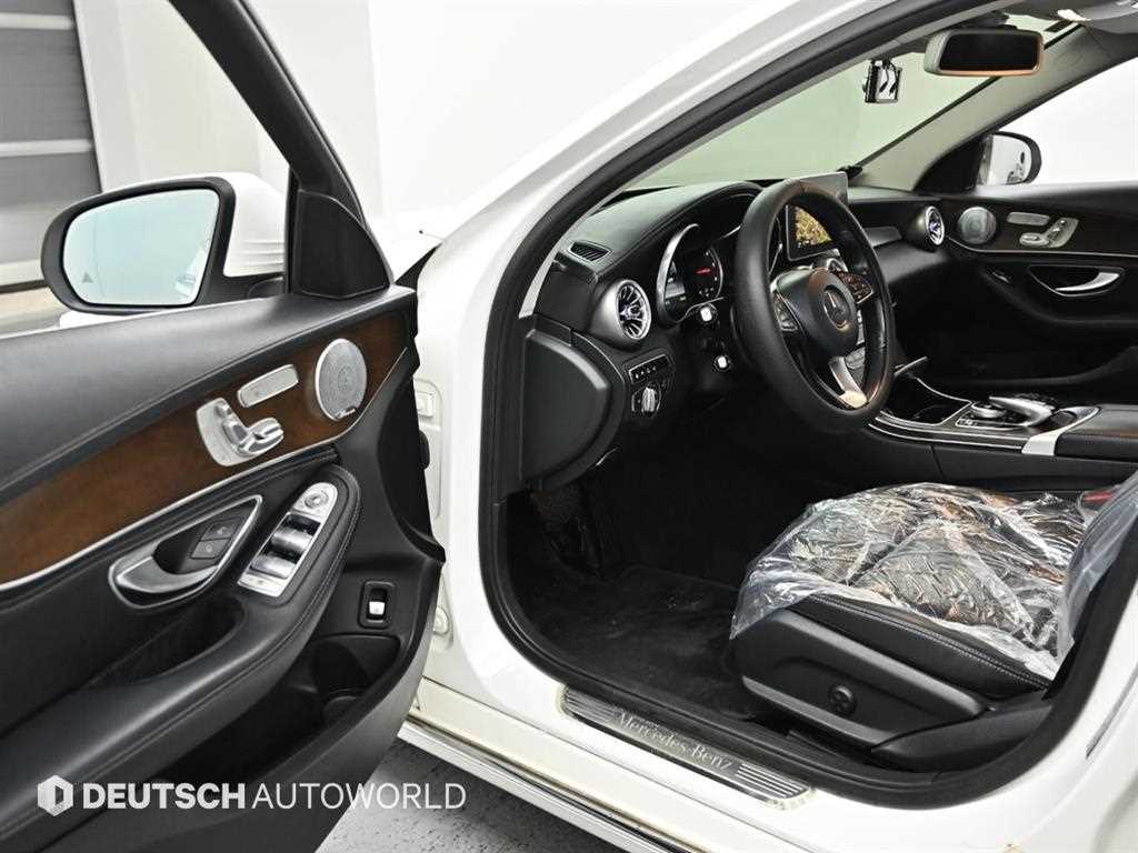 Mercedes Benz C Class - Vista 11