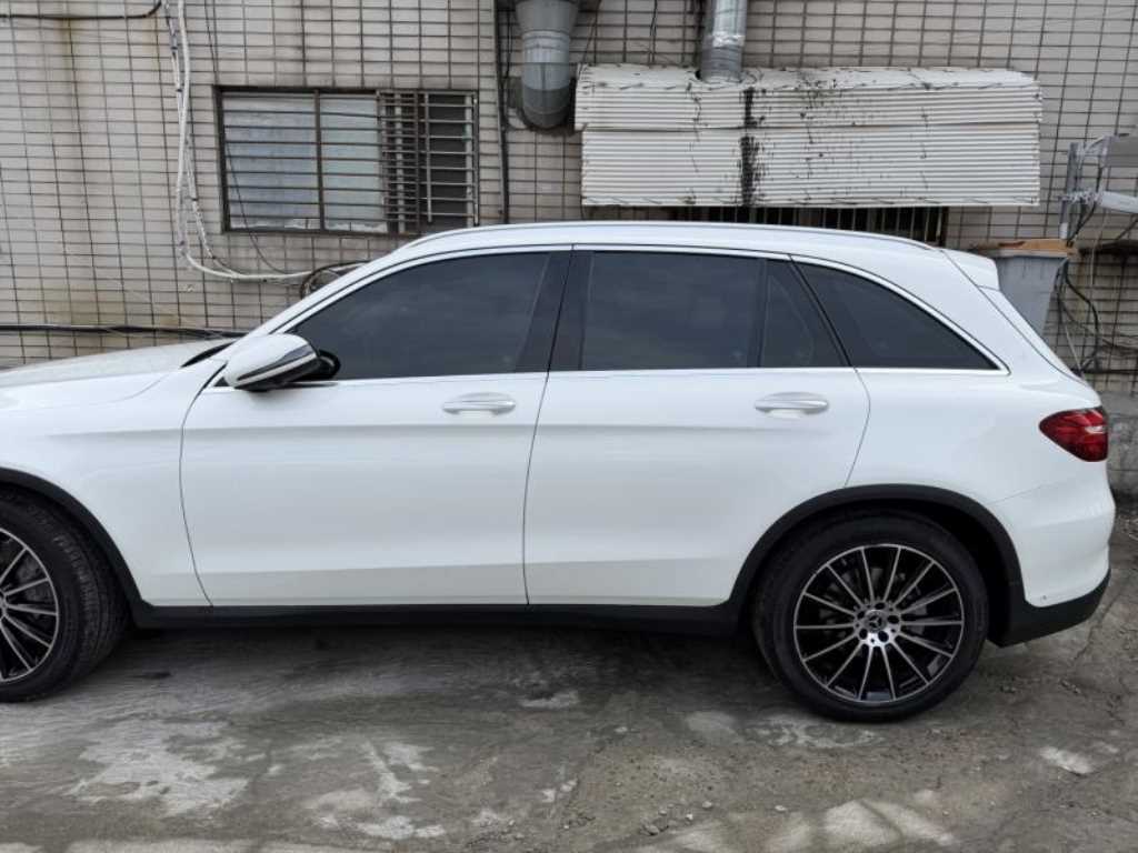 Mercedes Benz GLC Class - Vista 5
