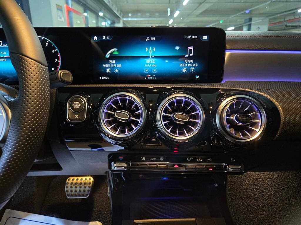 Mercedes Benz CLA Class - Vista 11