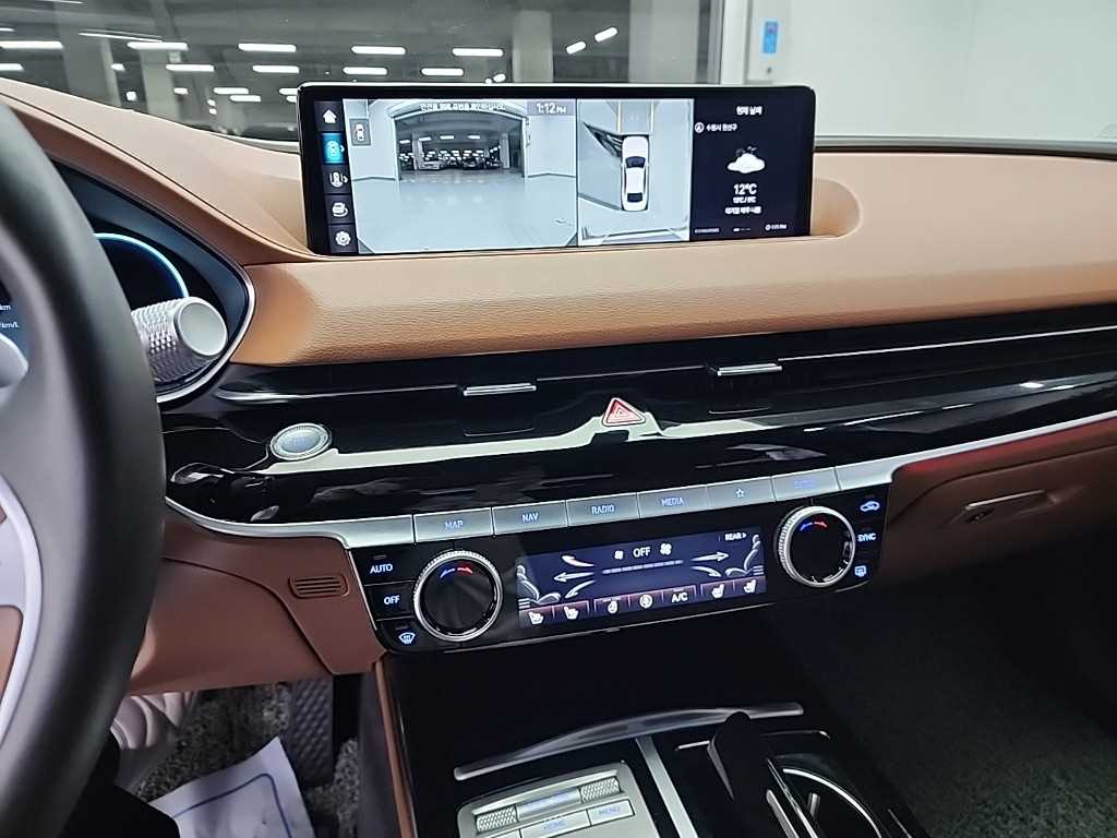 Genesis G80 - Vista 10