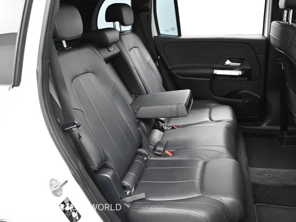 Mercedes Benz GLB Class - Vista 12