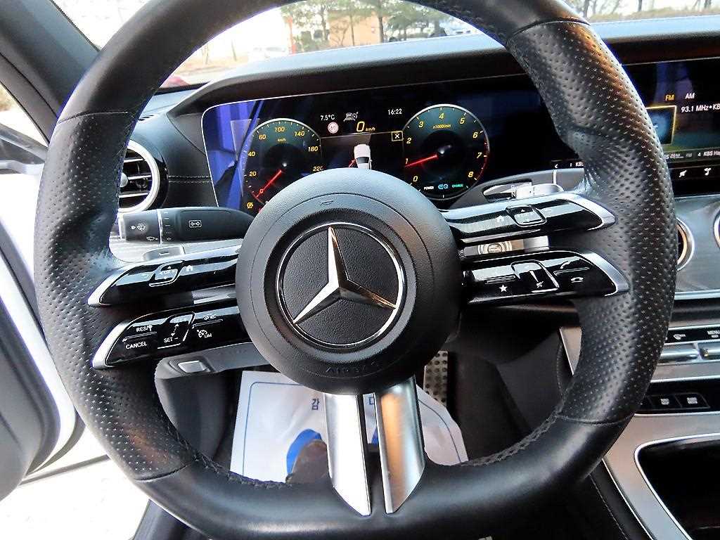 Mercedes Benz E class - Vista 8