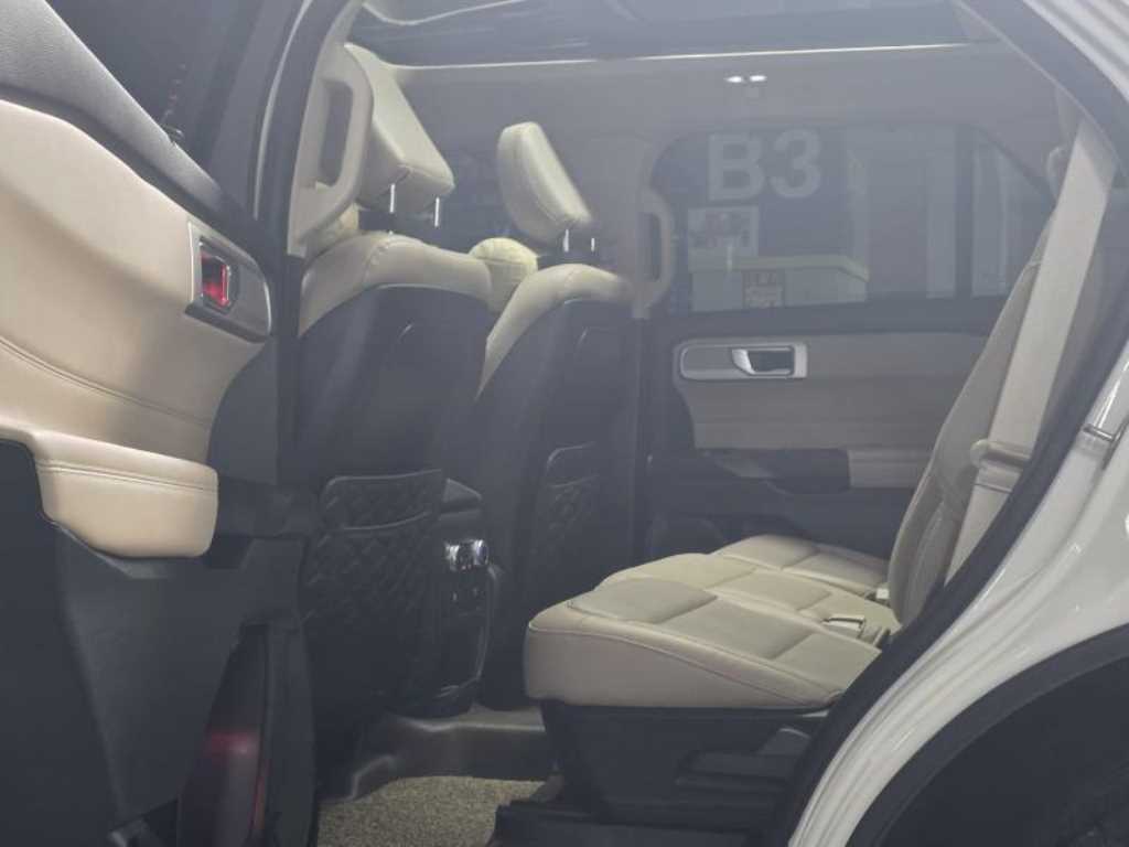 Ford Explorer - Vista 6