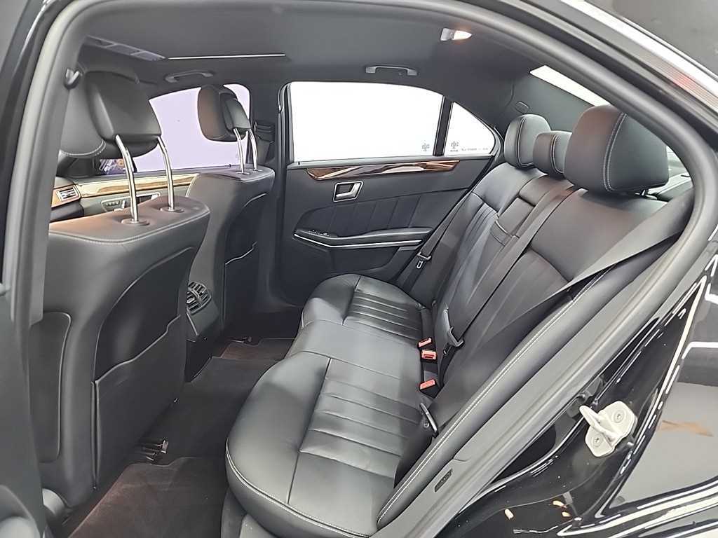 Mercedes Benz E class - Vista 12