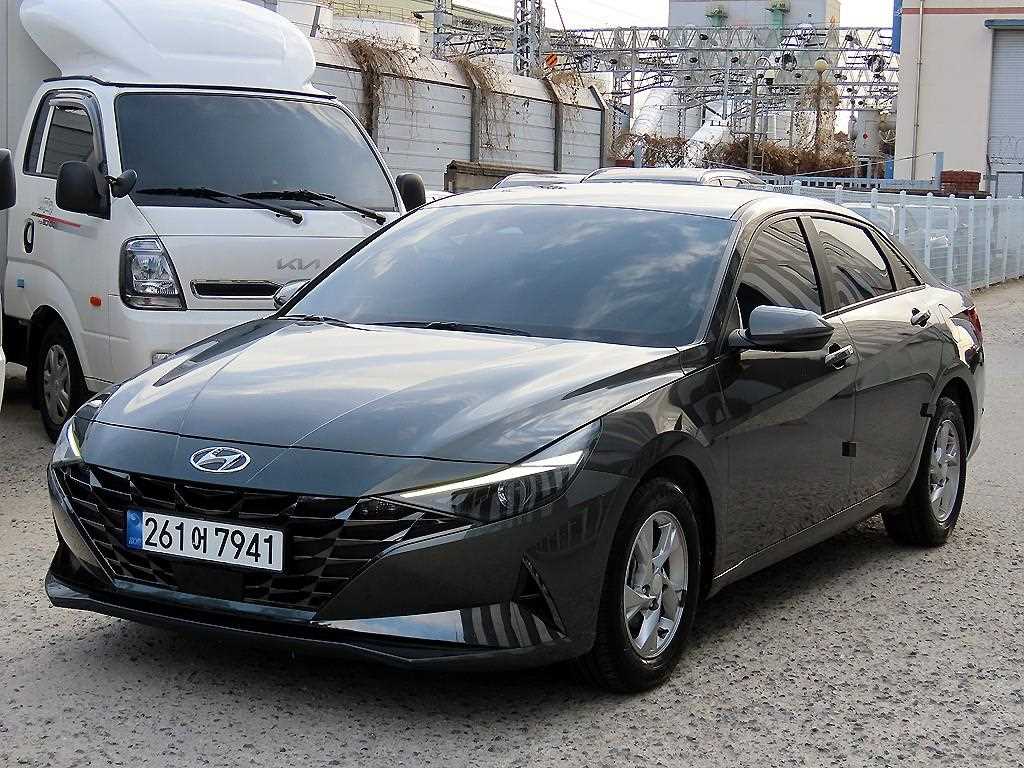 HYUNDAI Avante - Vista 2