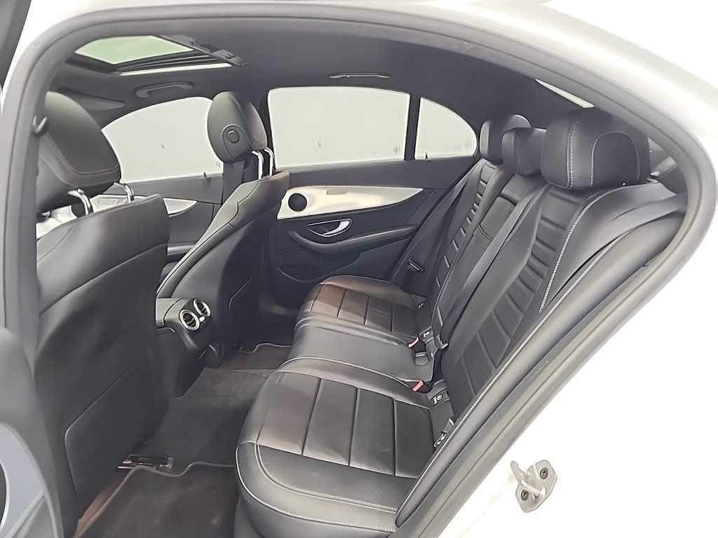 Mercedes Benz E class - Vista 12