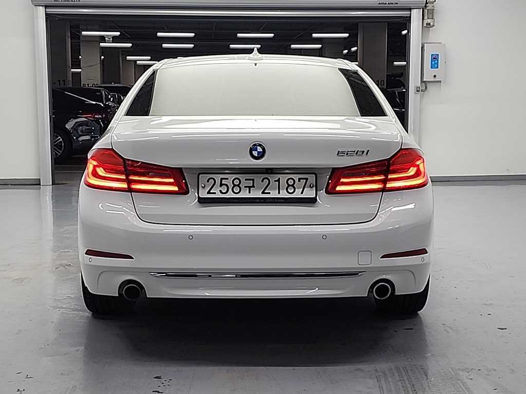 BMW 5 Series - Vista 3