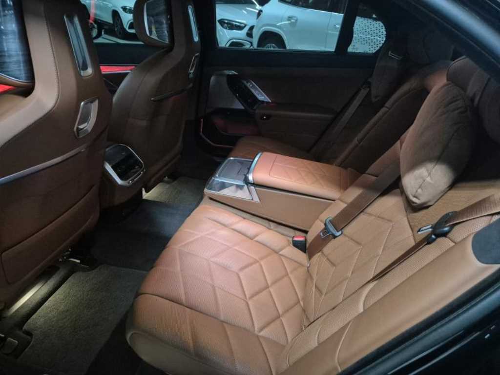 BMW 7 Series - Vista 6