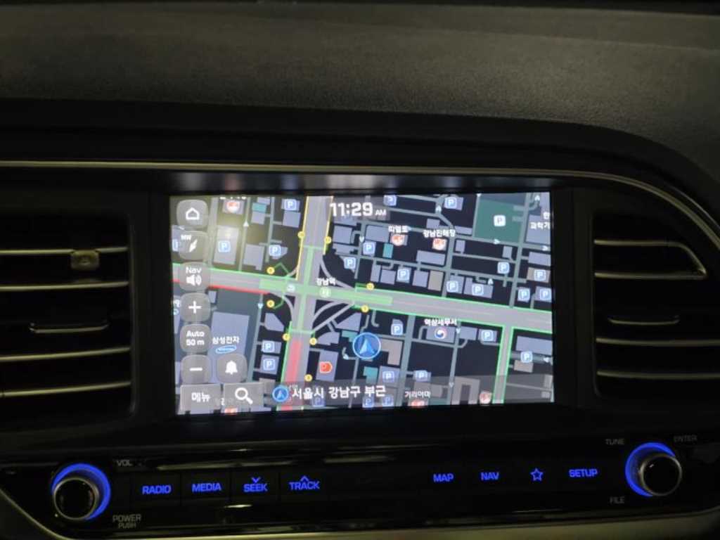 HYUNDAI Avante - Vista 11