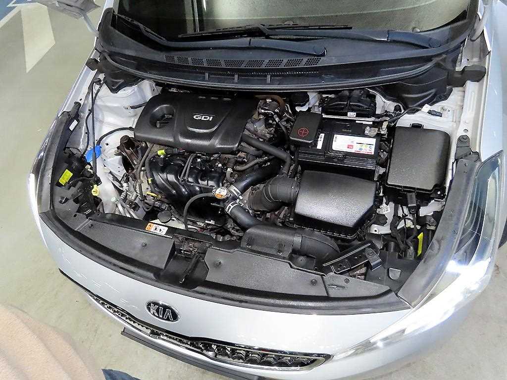 KIA K3 2017 Plateado - Importación desde Corea - HF Imports Iquique - Foto 17