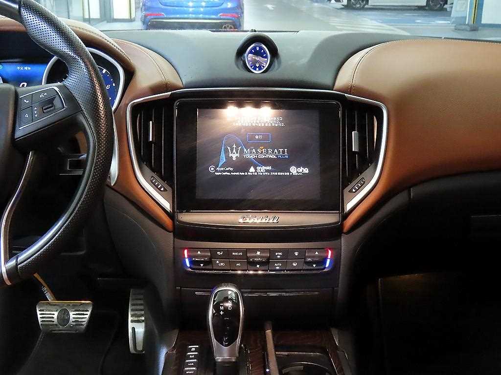 Maserati Ghibli - Vista 11