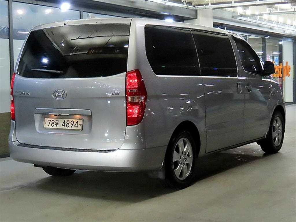 HYUNDAI Starex - Vista 9