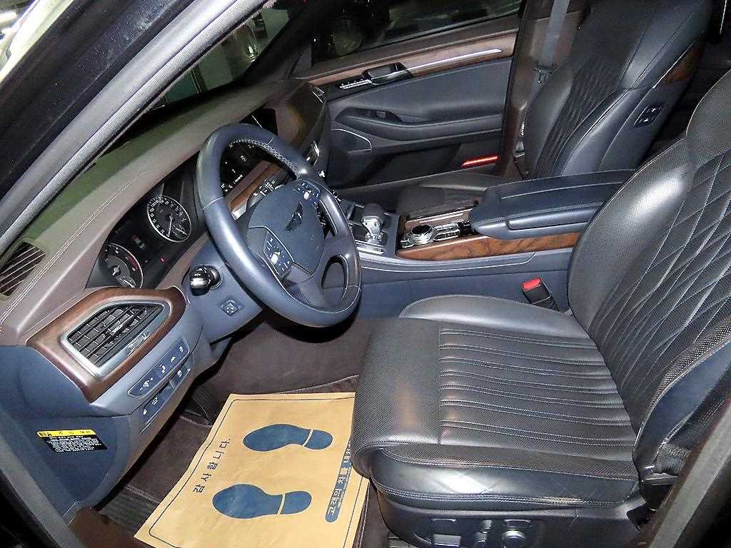 Genesis G90 - Vista 6