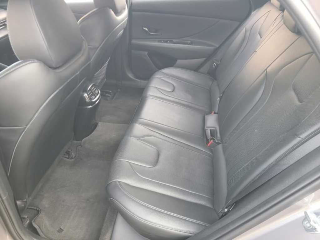 HYUNDAI Avante - Vista 7